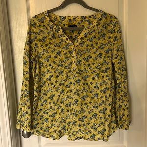 🎉10/$10 Talbots L Petite lightweight top
